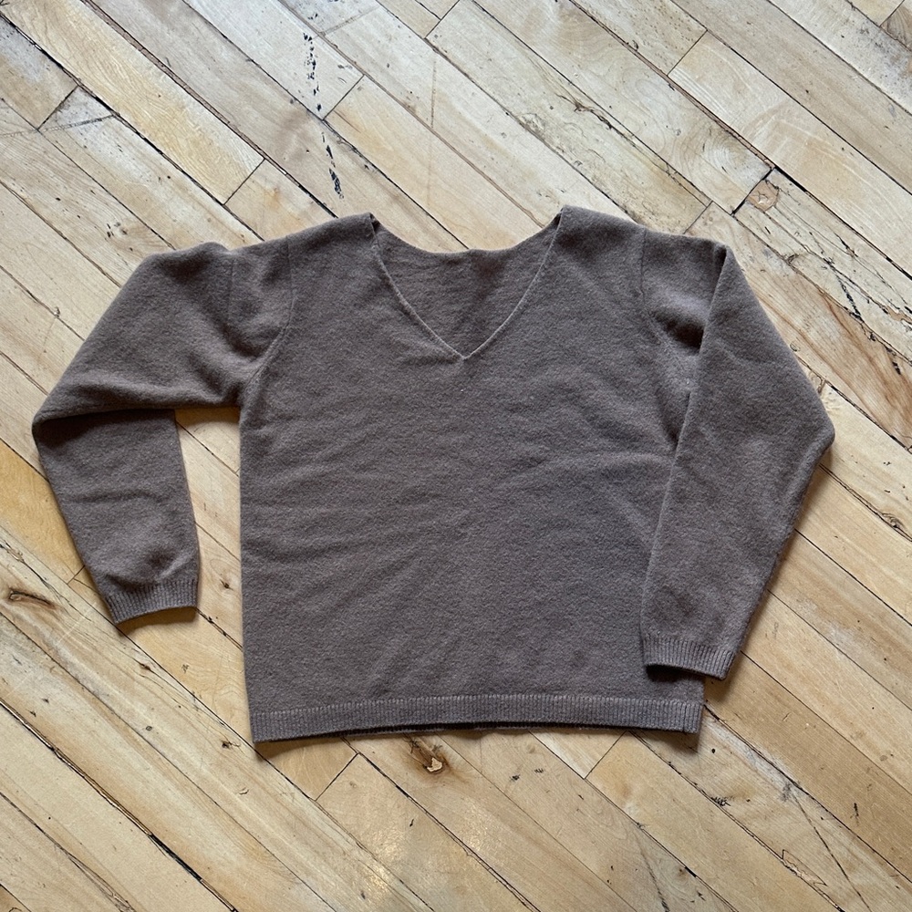 Merino Wool Knit V-Neck Sweater in camel brand Minimum